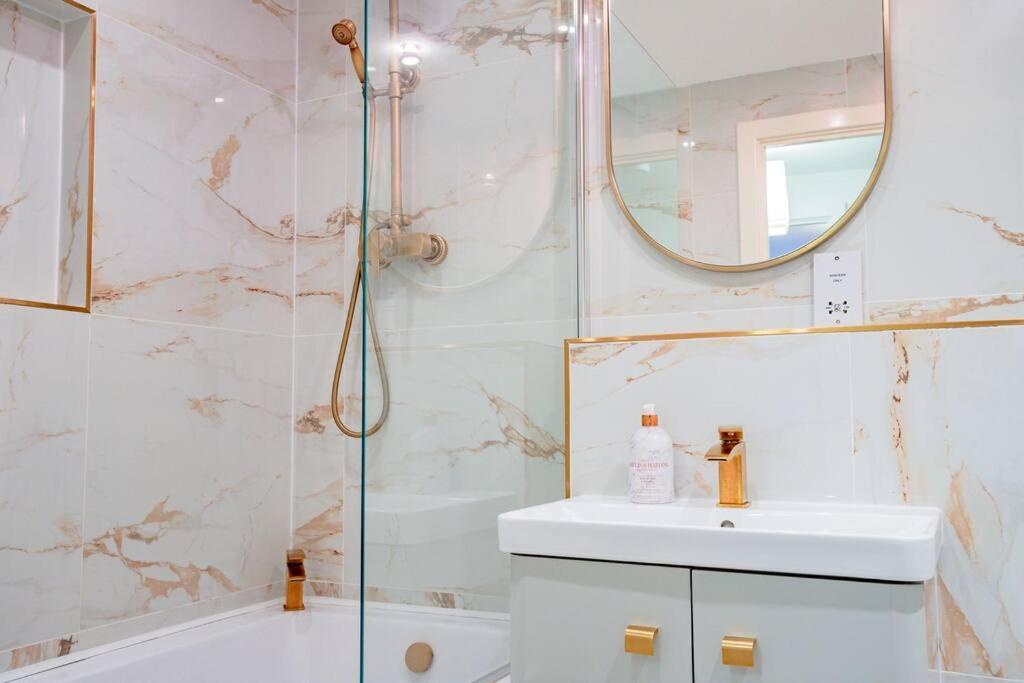 Host & - Abacus Apartment Birmingham